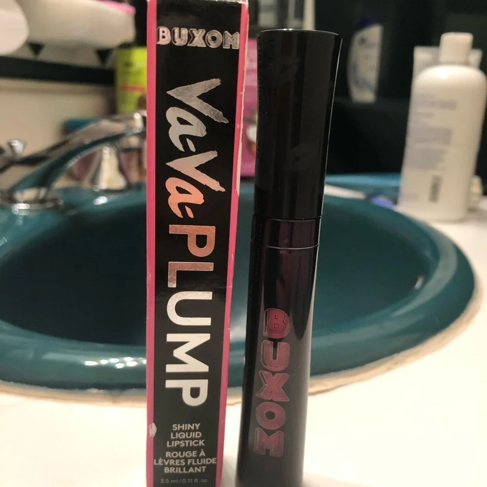 NIB BUXOM GIMME A HINT LIQUID LIPSTICK